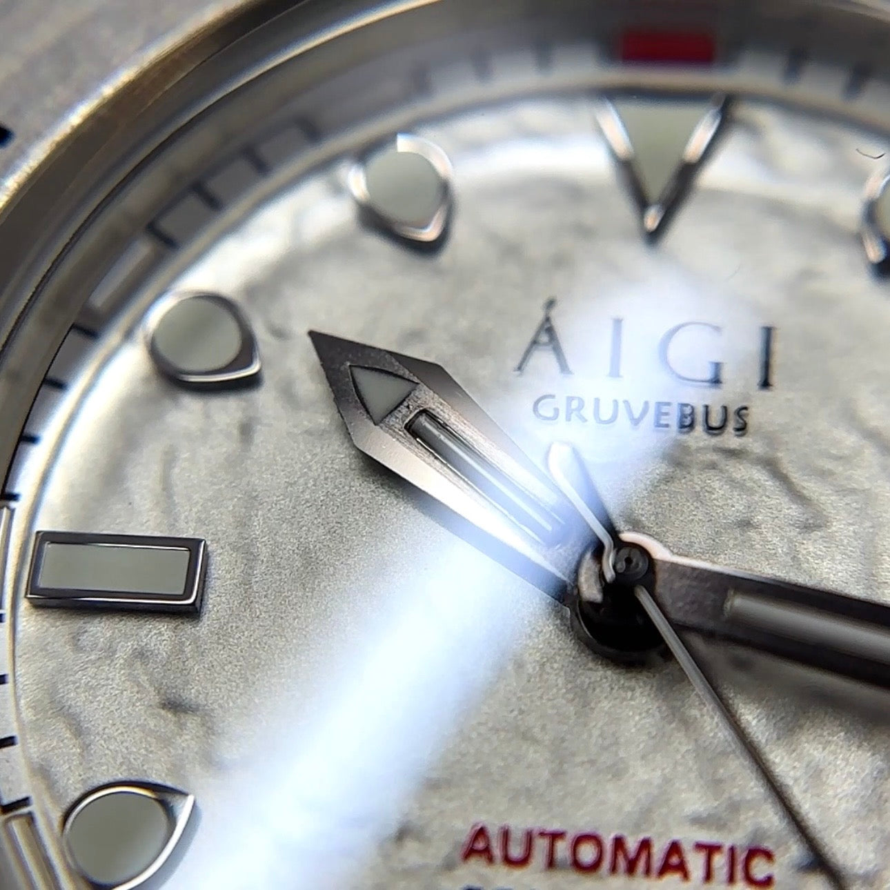 AIGI Gruvebus White SW200
