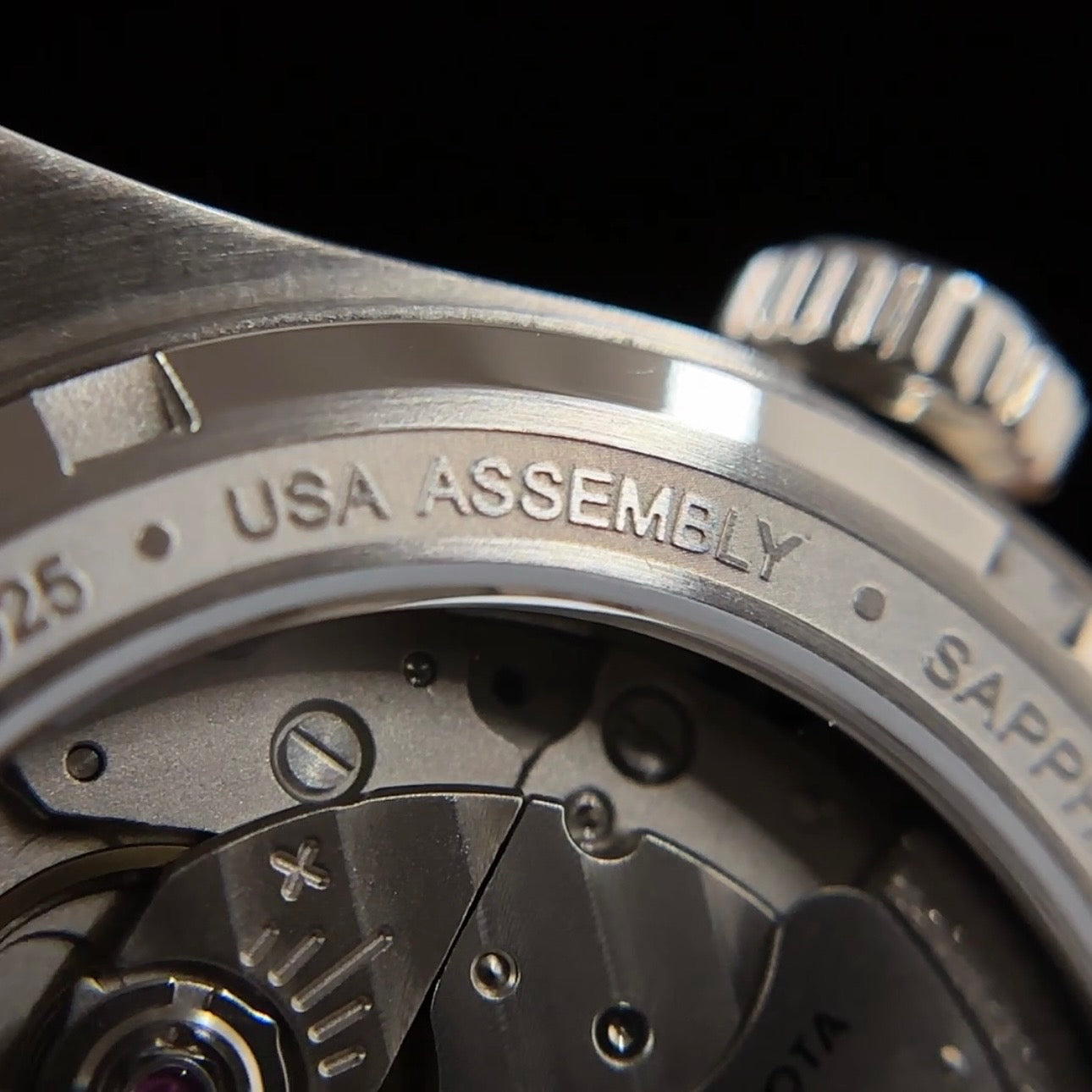 Superb Vaer A5 Atlas Cream Dial With Additional Strap