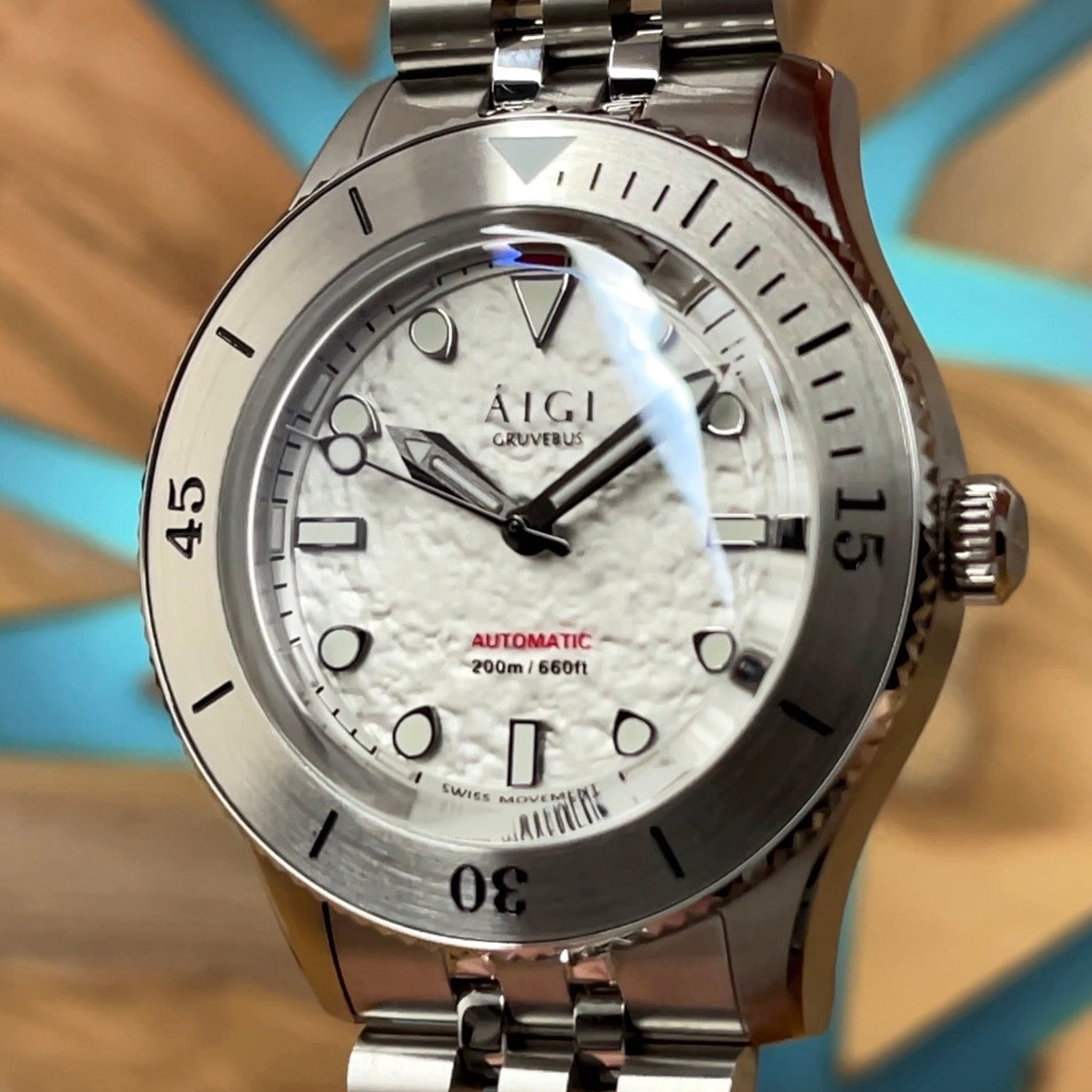 AIGI  Gruvebus White SW200