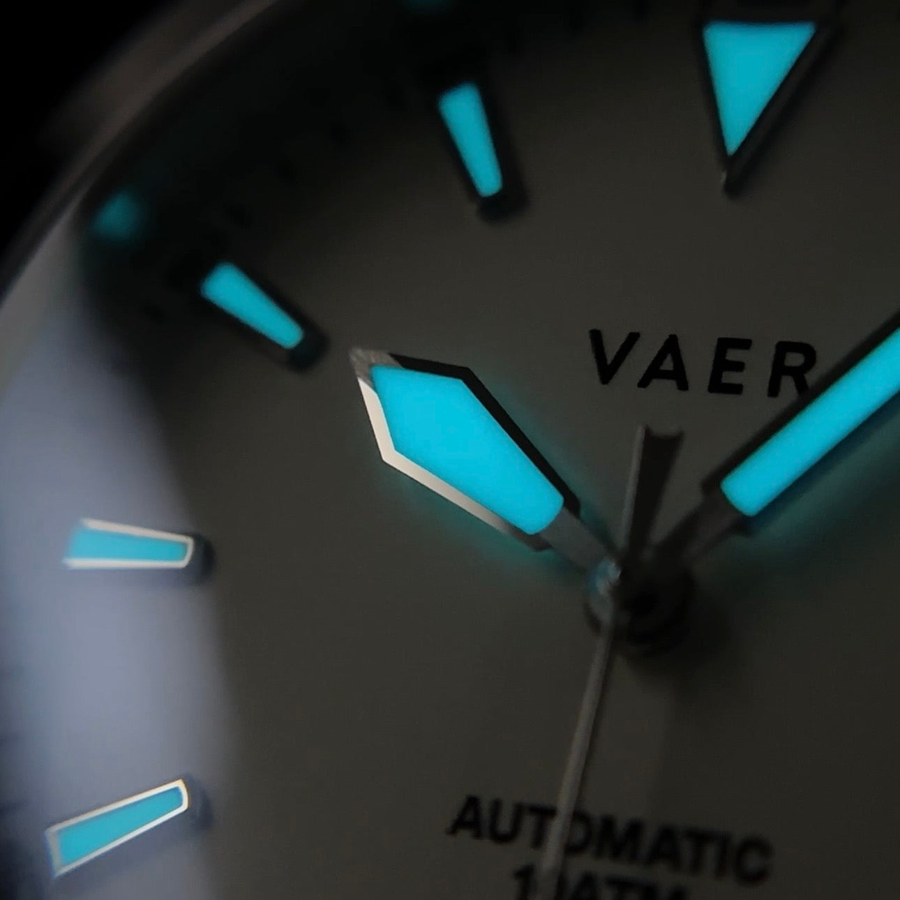 Superb Vaer A5 Atlas Cream Dial With Additional Strap