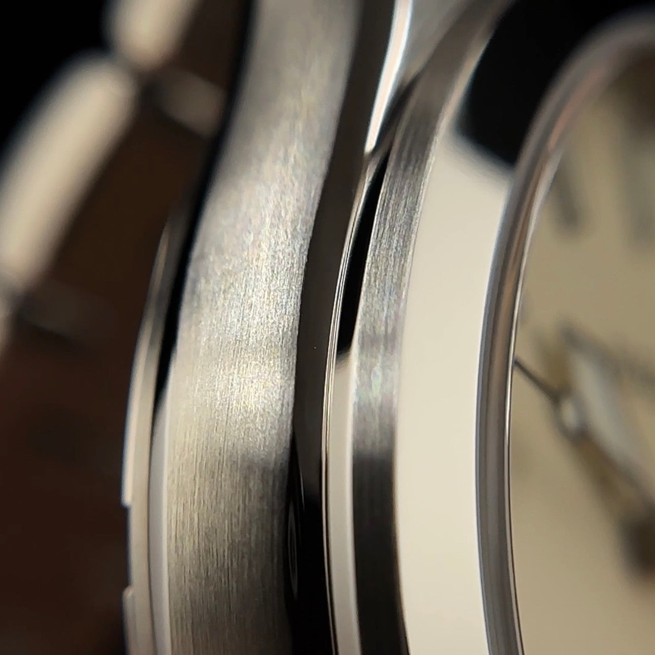Superb Vaer A5 Atlas Cream Dial With Additional Strap
