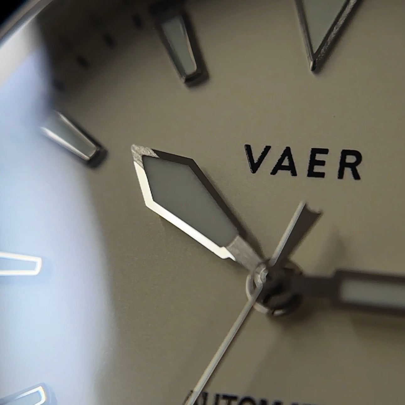 Superb Vaer A5 Atlas Cream Dial With Additional Strap