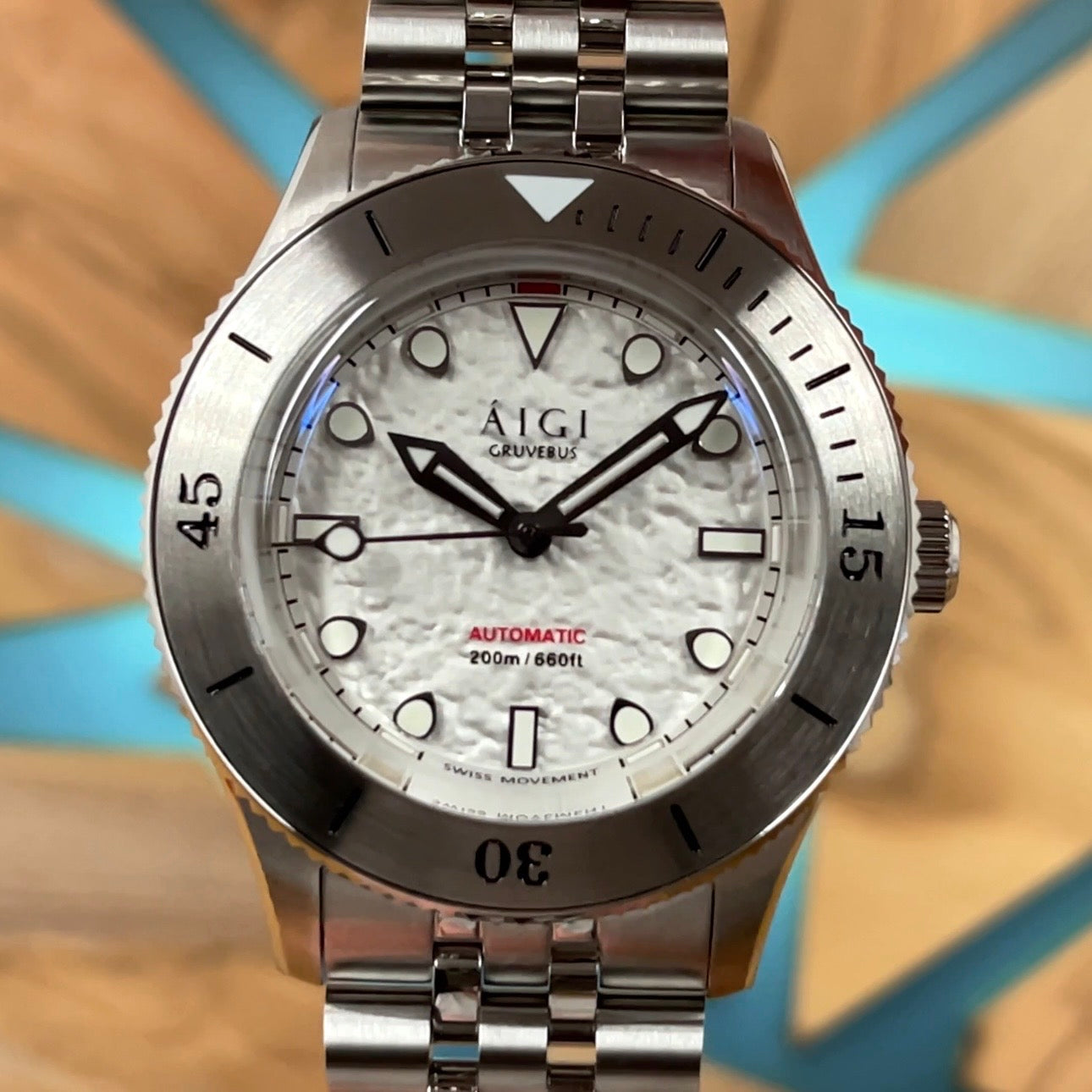 AIGI  Gruvebus White SW200
