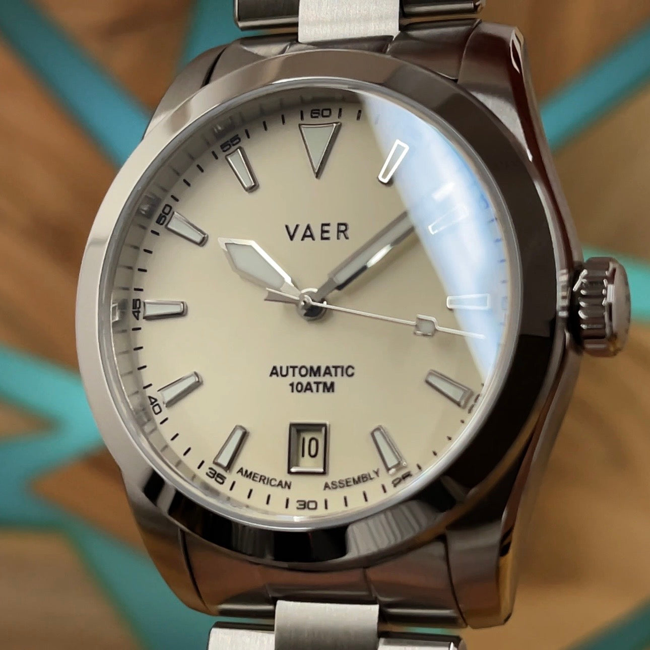 Superb Vaer A5 Atlas Cream Dial With Additional Strap