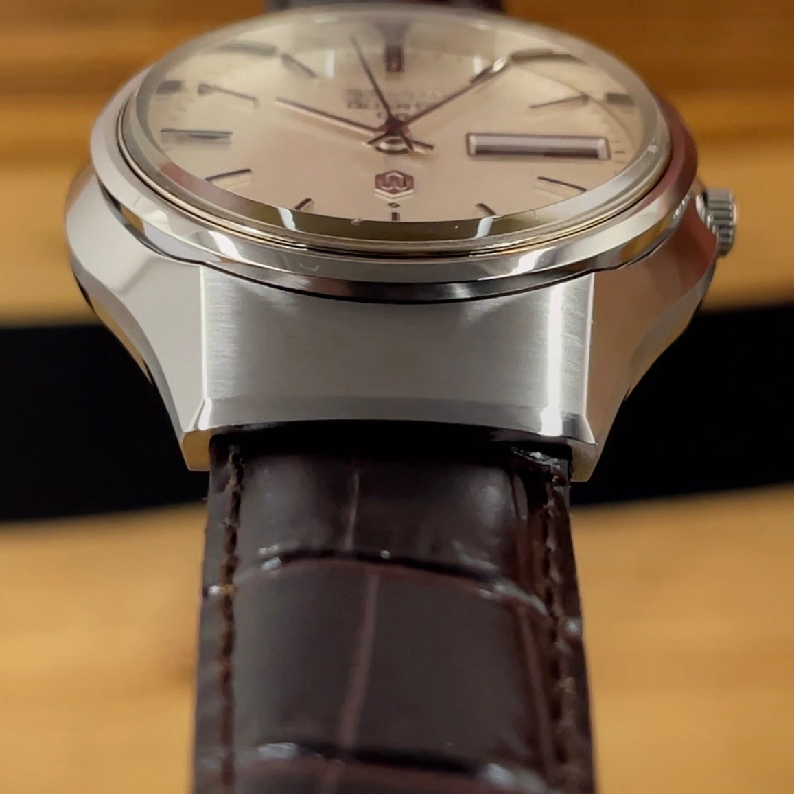 Incredible Example Working Perfectly From 1974 Seiko Quartz QR 3863 7010 English/Kanji