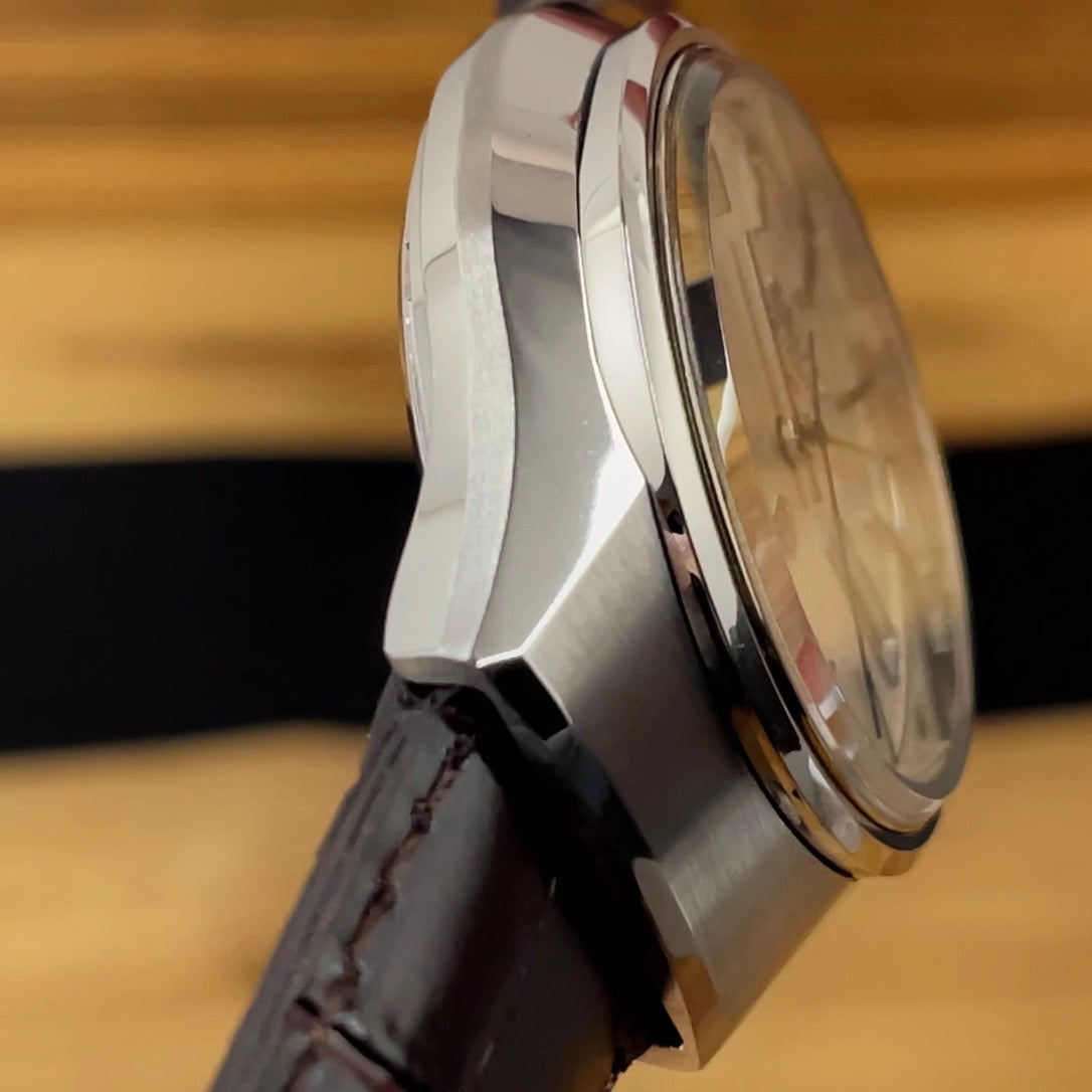 Incredible Example Working Perfectly From 1974 Seiko Quartz QR 3863 7010 English/Kanji